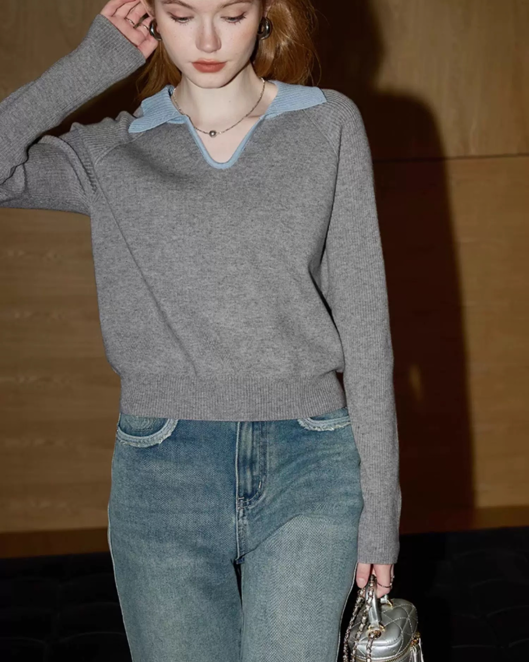 Vネックグレーセーター(トップス・全1色)