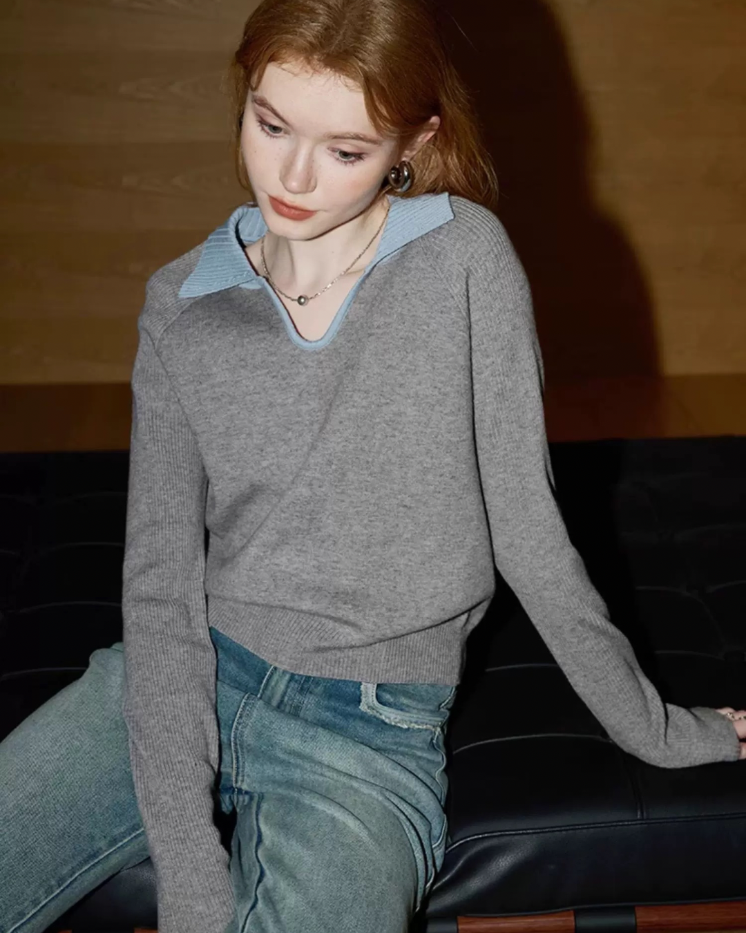 Vネックグレーセーター(トップス・全1色)