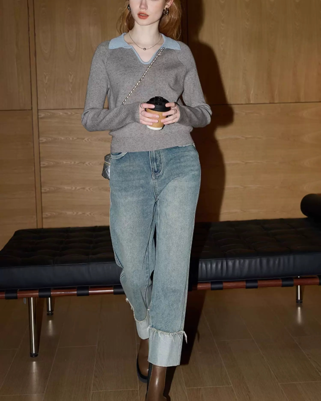 Vネックグレーセーター(トップス・全1色)