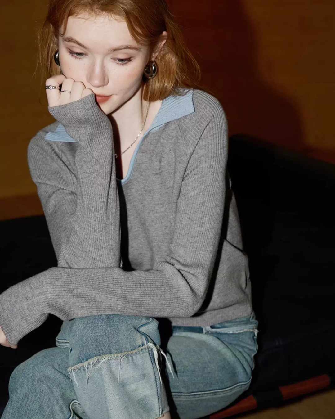 Vネックグレーセーター(トップス・全1色)