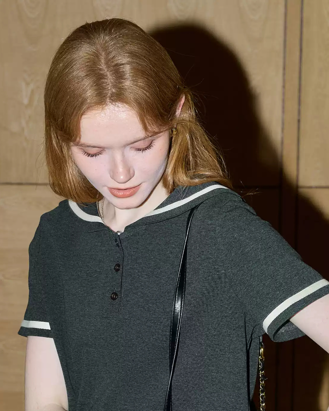 グレーラペルTシャツ(トップス・全1色)