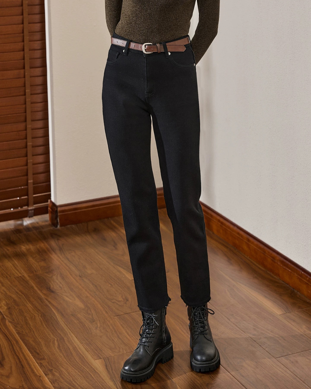 ハイウエストブラックジーンズ（パンツ・全1色）