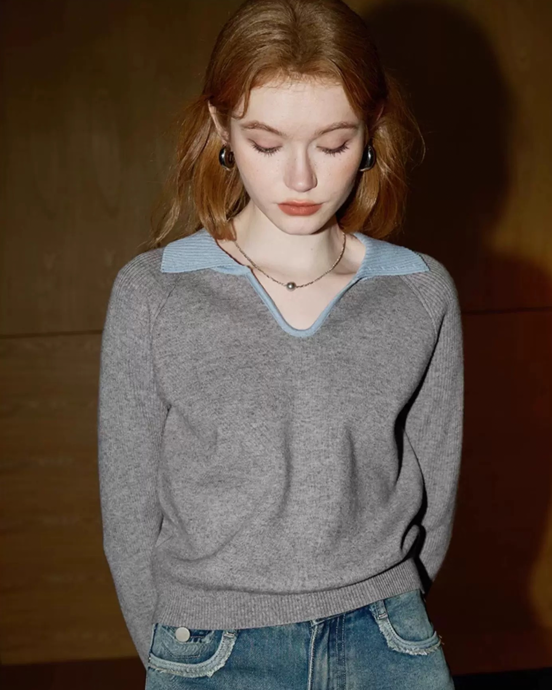 Vネックグレーセーター（トップス・全1色）