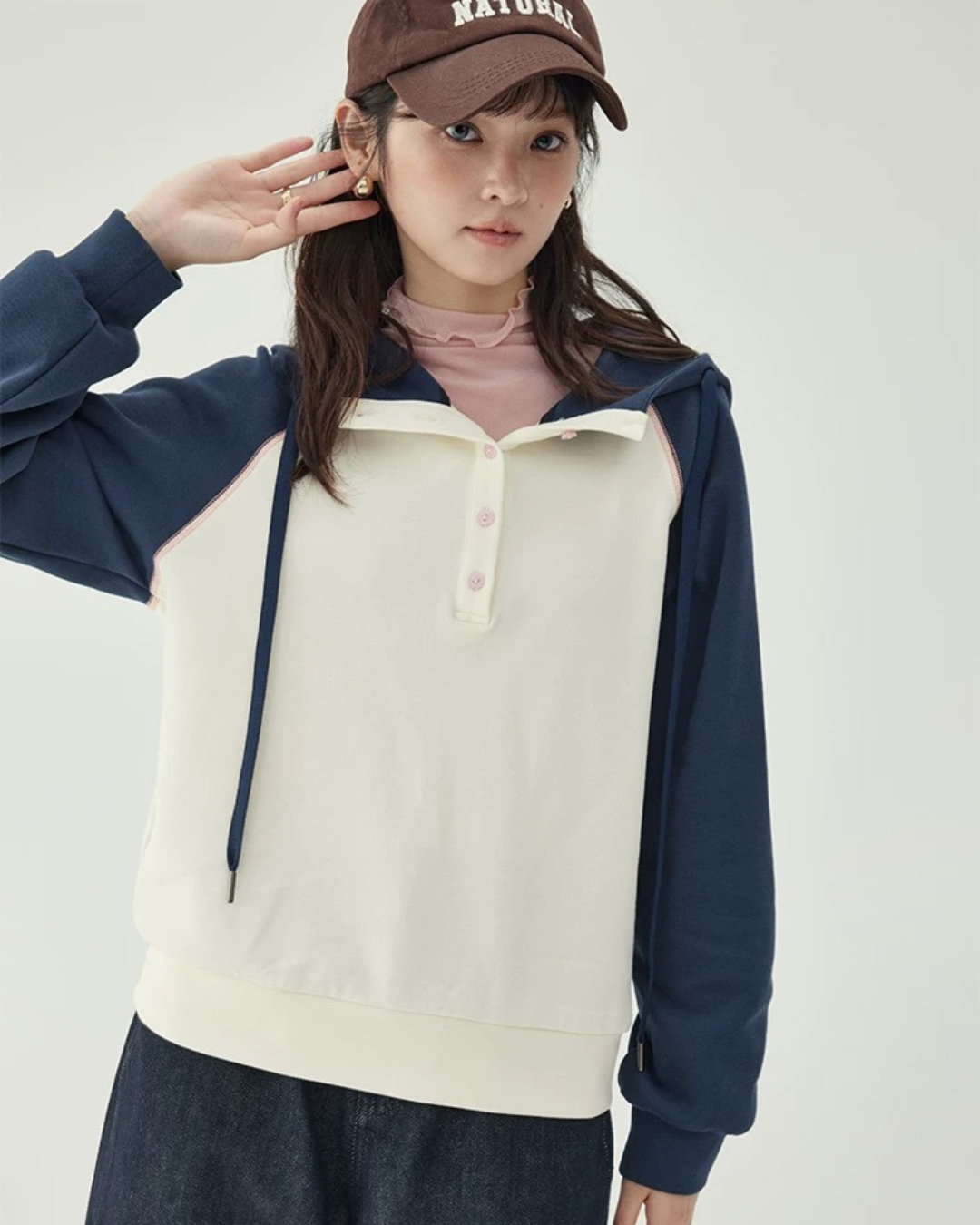 長袖フード付きスウェットTシャツ（トップス・全1色）