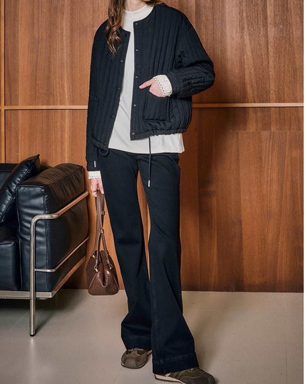 レトロスタイルブラックジーンズ（トップス・全1色）