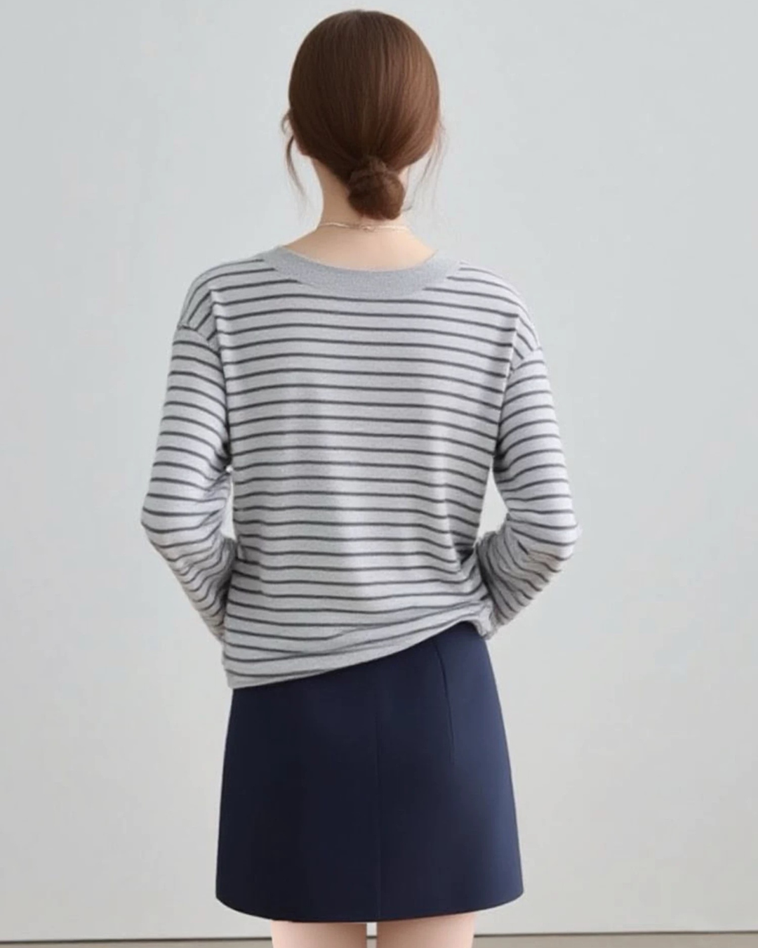 グレーストライプ長袖Tシャツ（トップス・全1色）