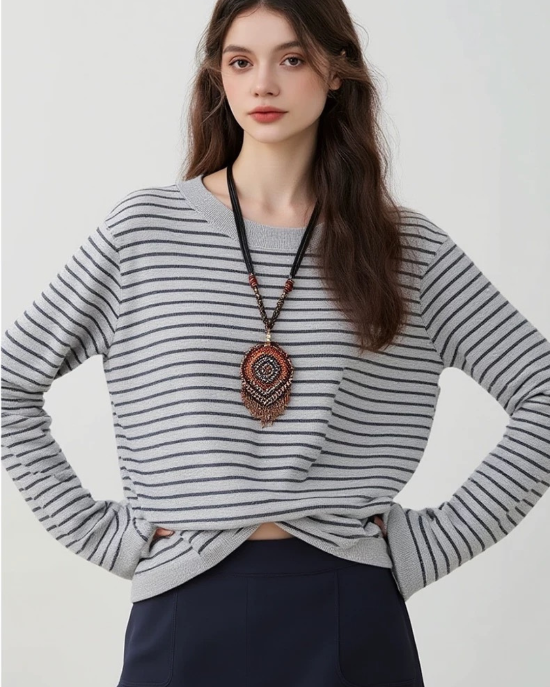 グレーストライプ長袖Tシャツ（トップス・全1色）