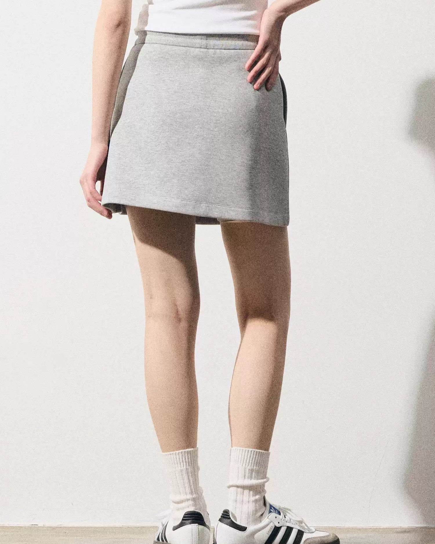 ハイウェストスリムスカート（スカート・全2色）